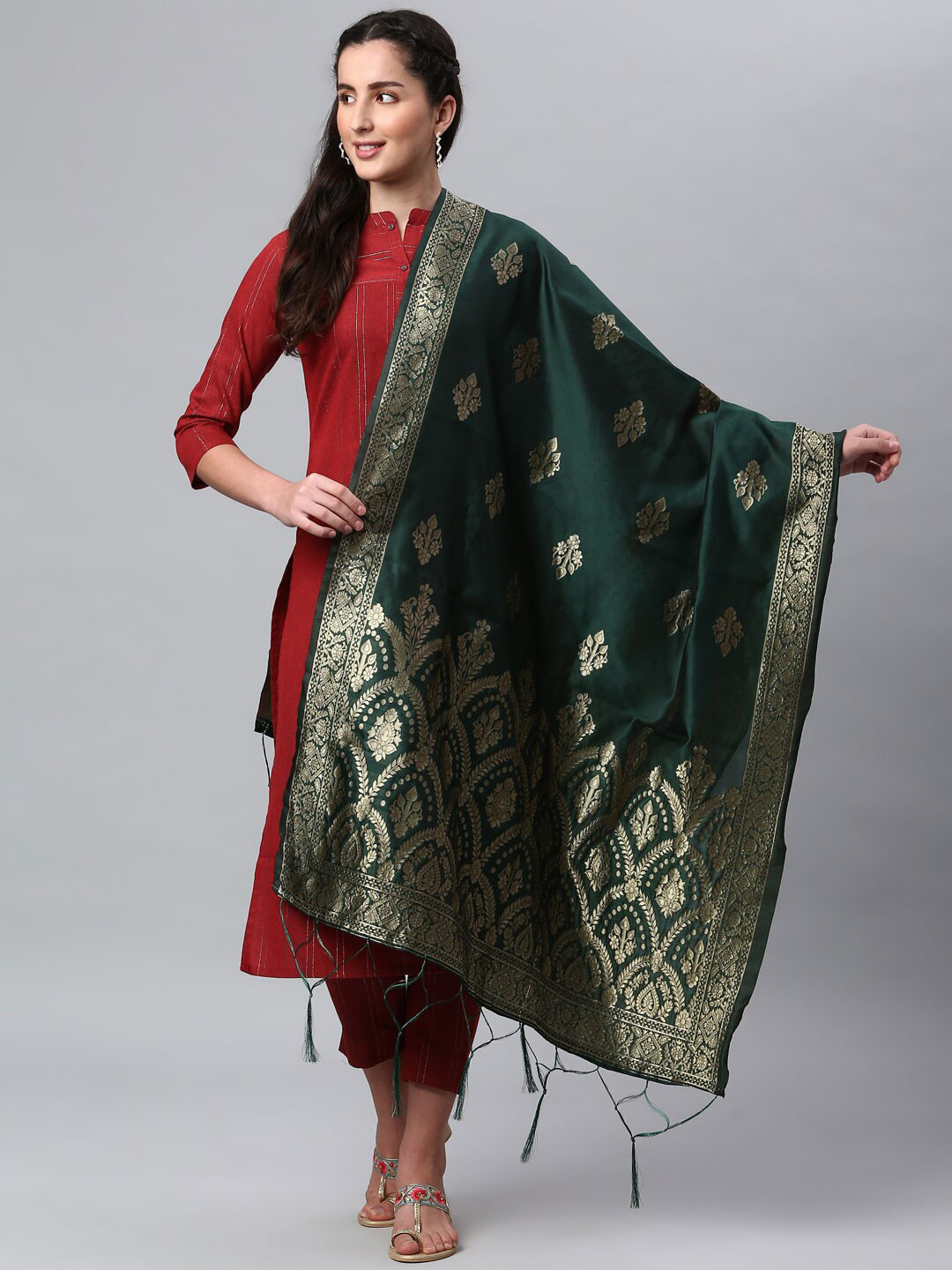 

Lilots Women Green & Gold-Toned Ethnic Motifs Woven Design Dupatta
