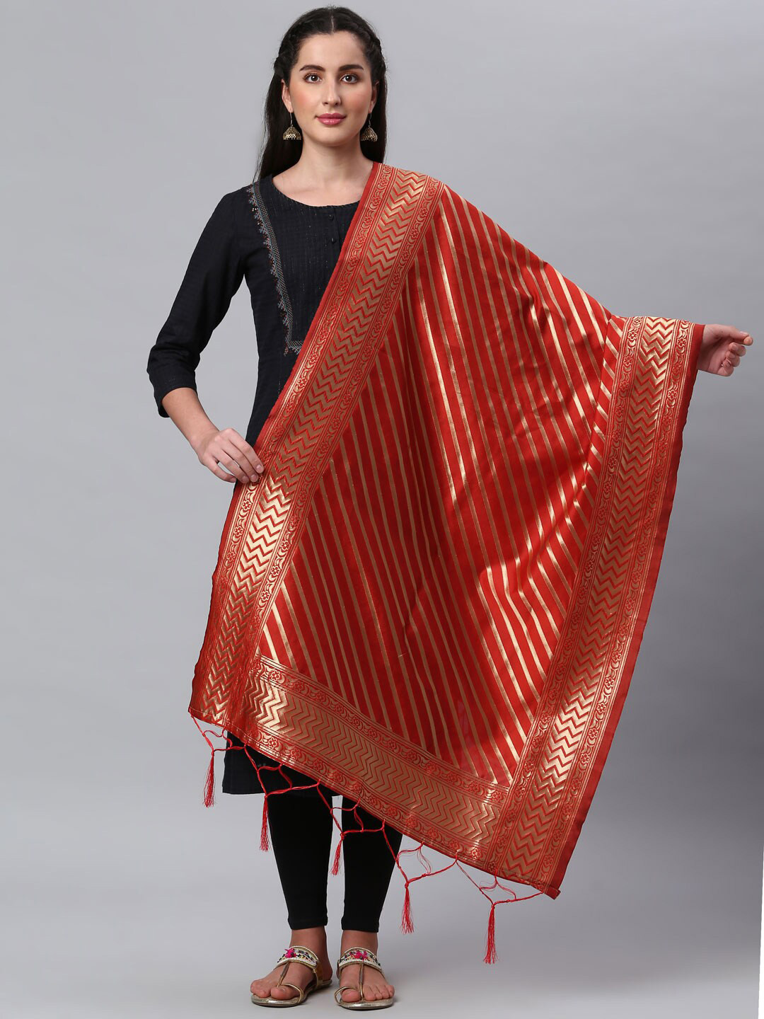 

Lilots Red & Gold-Toned Woven Design Dupatta with Zari