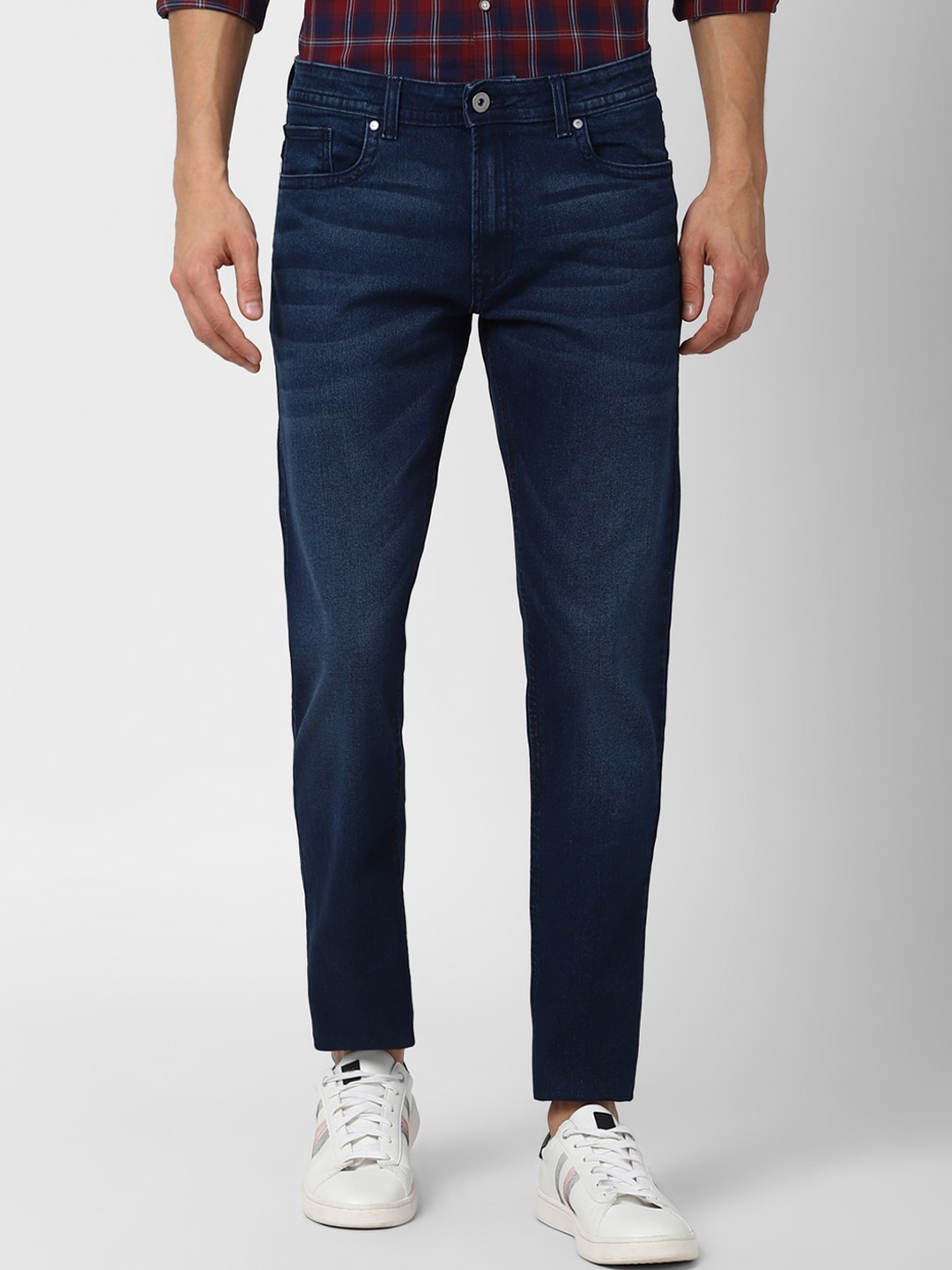 

Peter England Casuals Men Navy Blue Light Fade Jeans