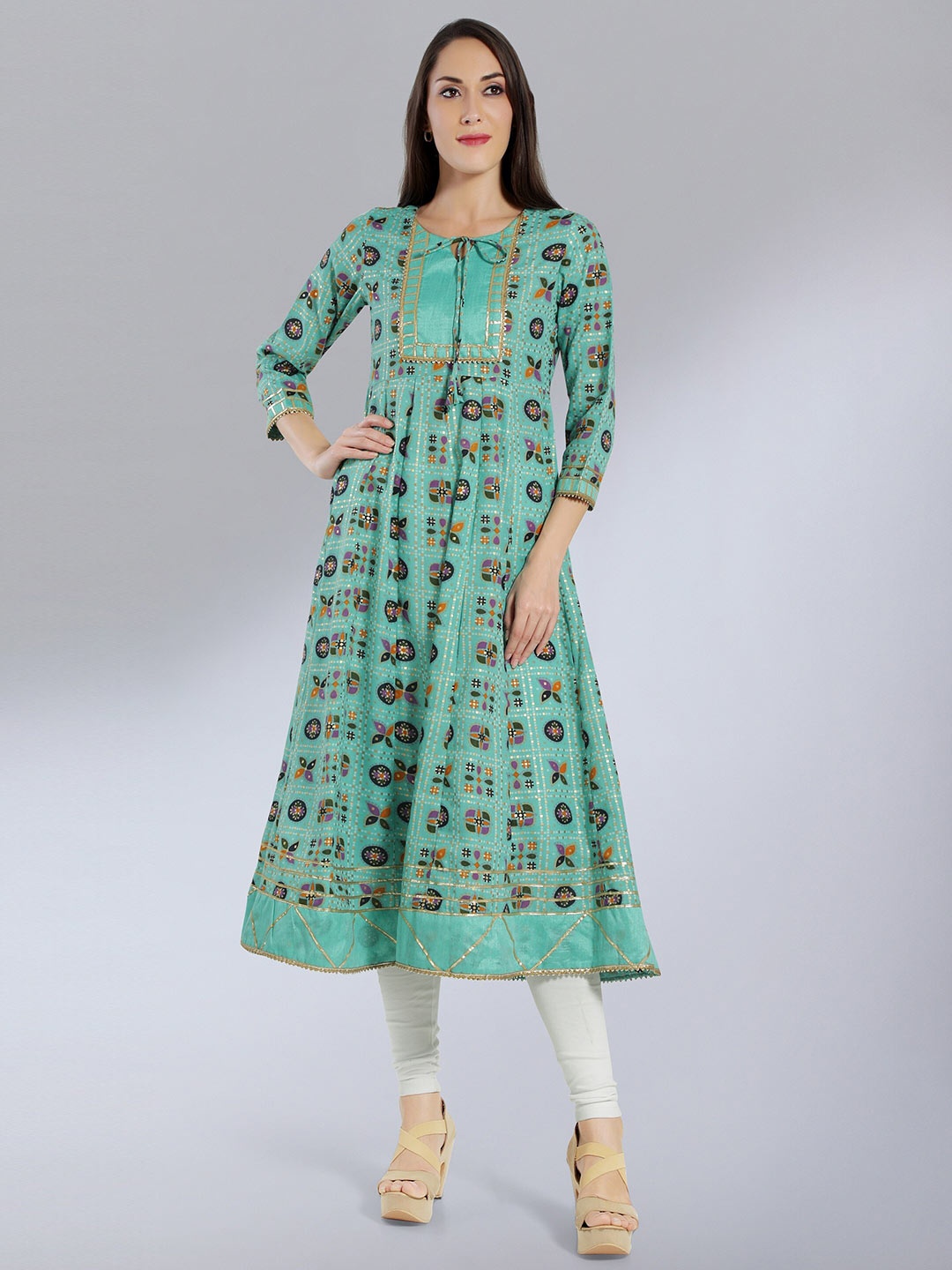 

MADHURAM Women Green Geometric Printed Gotta Patti Anarkali Kurta
