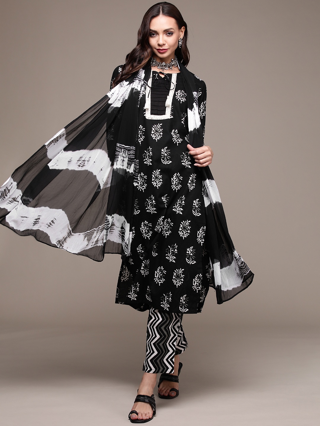 

Anubhutee Women Black Printed Pure Cotton Kurta with Trousers & With Dupatta