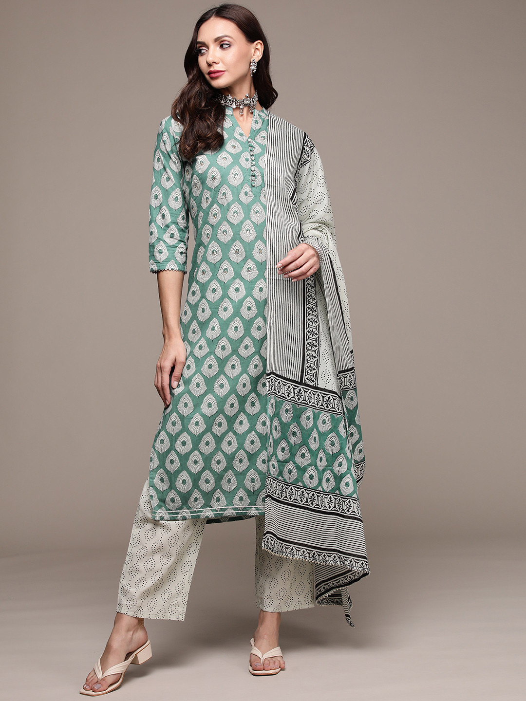 

Anubhutee Women Green Printed Pure Cotton Kurta with Trousers & With Dupatta