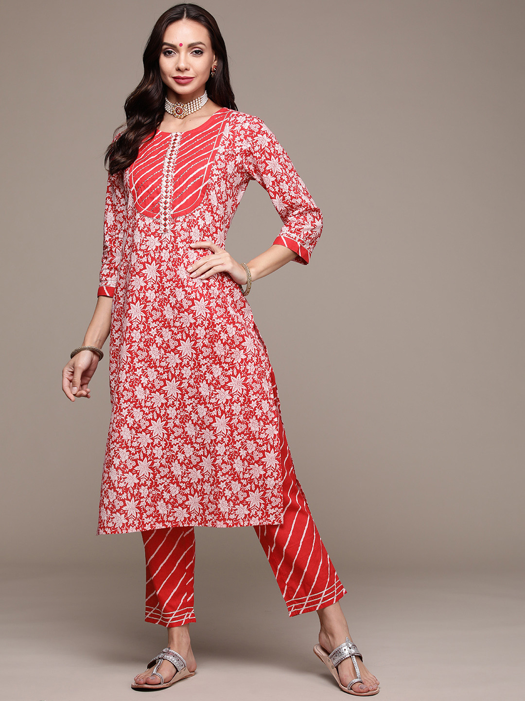 

Anubhutee Women Red Floral Printed Gotta Patti Pure Cotton Kurta with Trousers
