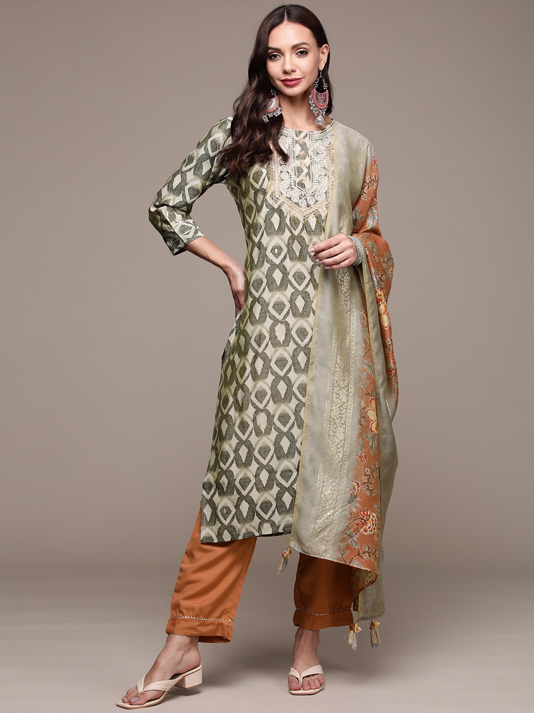 

Anubhutee Women Green Printed Kurta with Trousers & With Dupatta