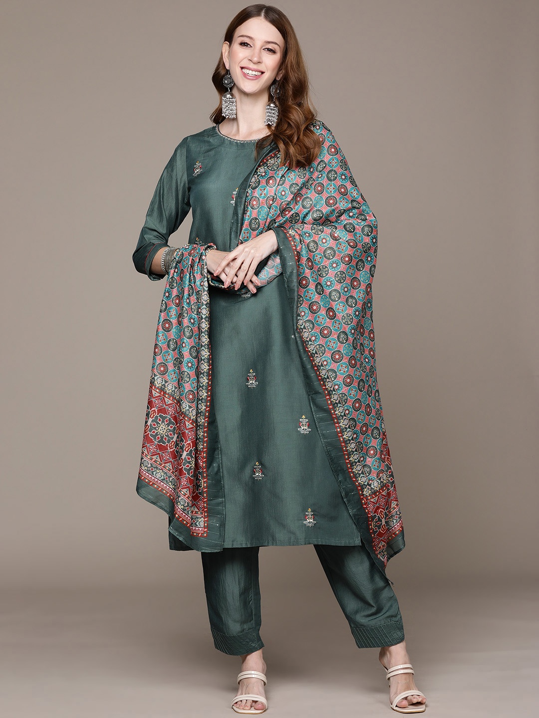 

Anubhutee Women Green Floral Embroidered Kurta with Trousers & With Dupatta