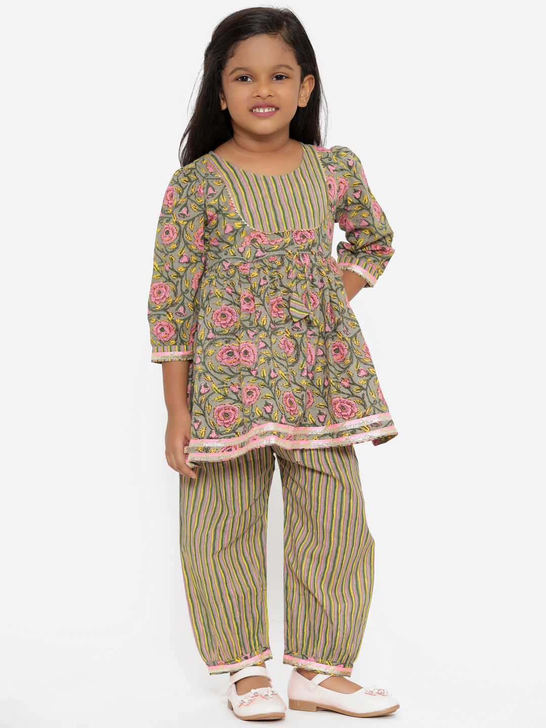 

Readiprint Fashions Girls Grey Ethnic Printed Pure Cotton Kurta with Salwar
