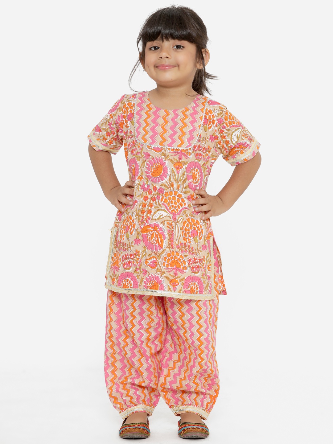 

Readiprint Fashions Girls Orange & Pink Printed Gotta Patti Pure Cotton Kurta with Salwar