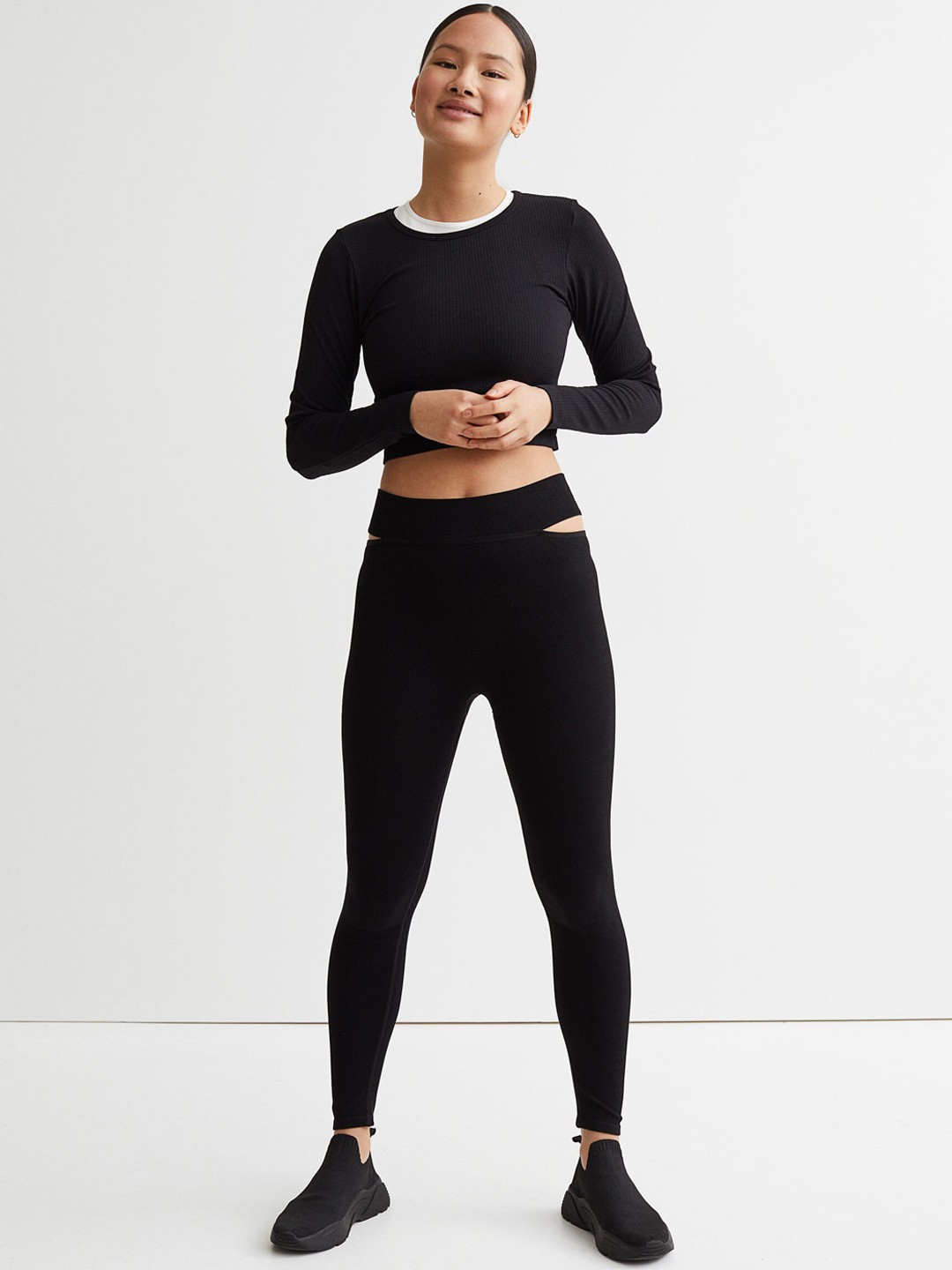 

H&M Women Black Seamless Sports Tights