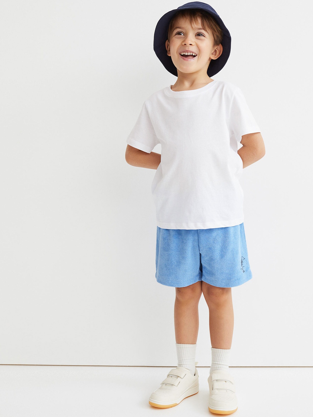 

H&M Boys Turquoise Blue Solid Shorts