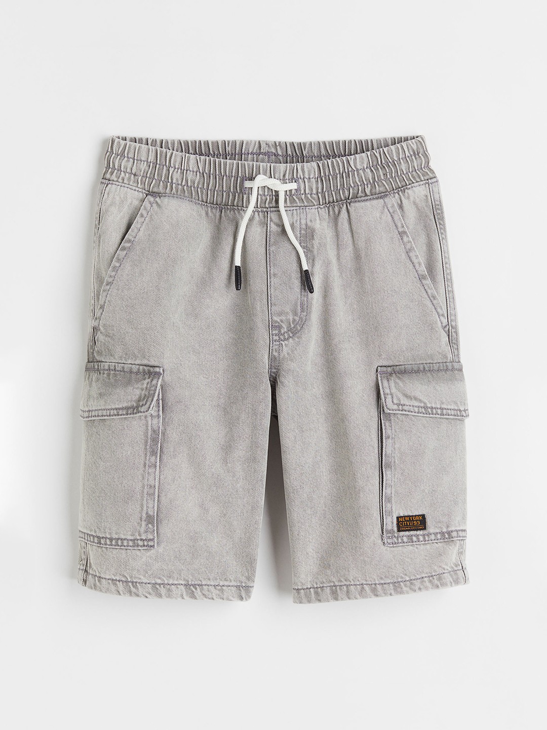 

H&M Boys Grey Solid Pure Cotton Denim Cargo Shorts