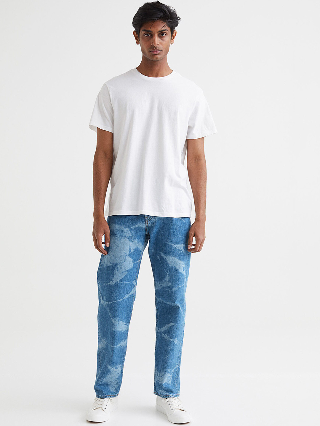 

H&M Men Blue Mildly Distressed Relaxed Jeans