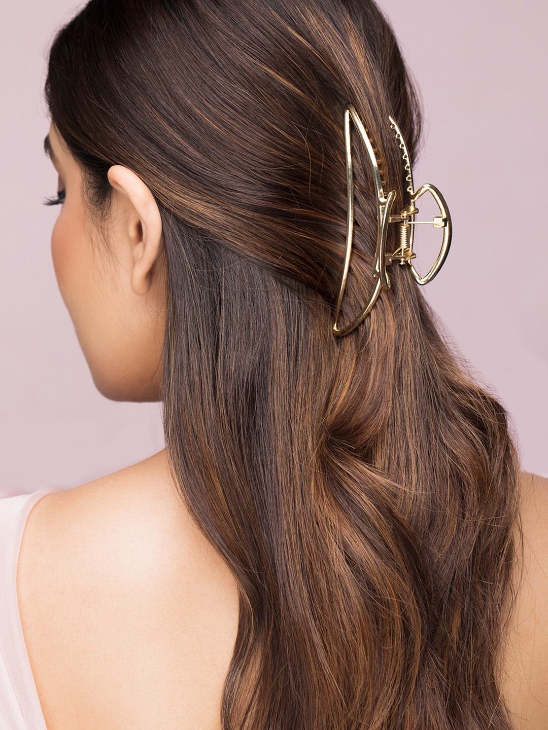 

Rubans Women Gold-Plated Claw Clip