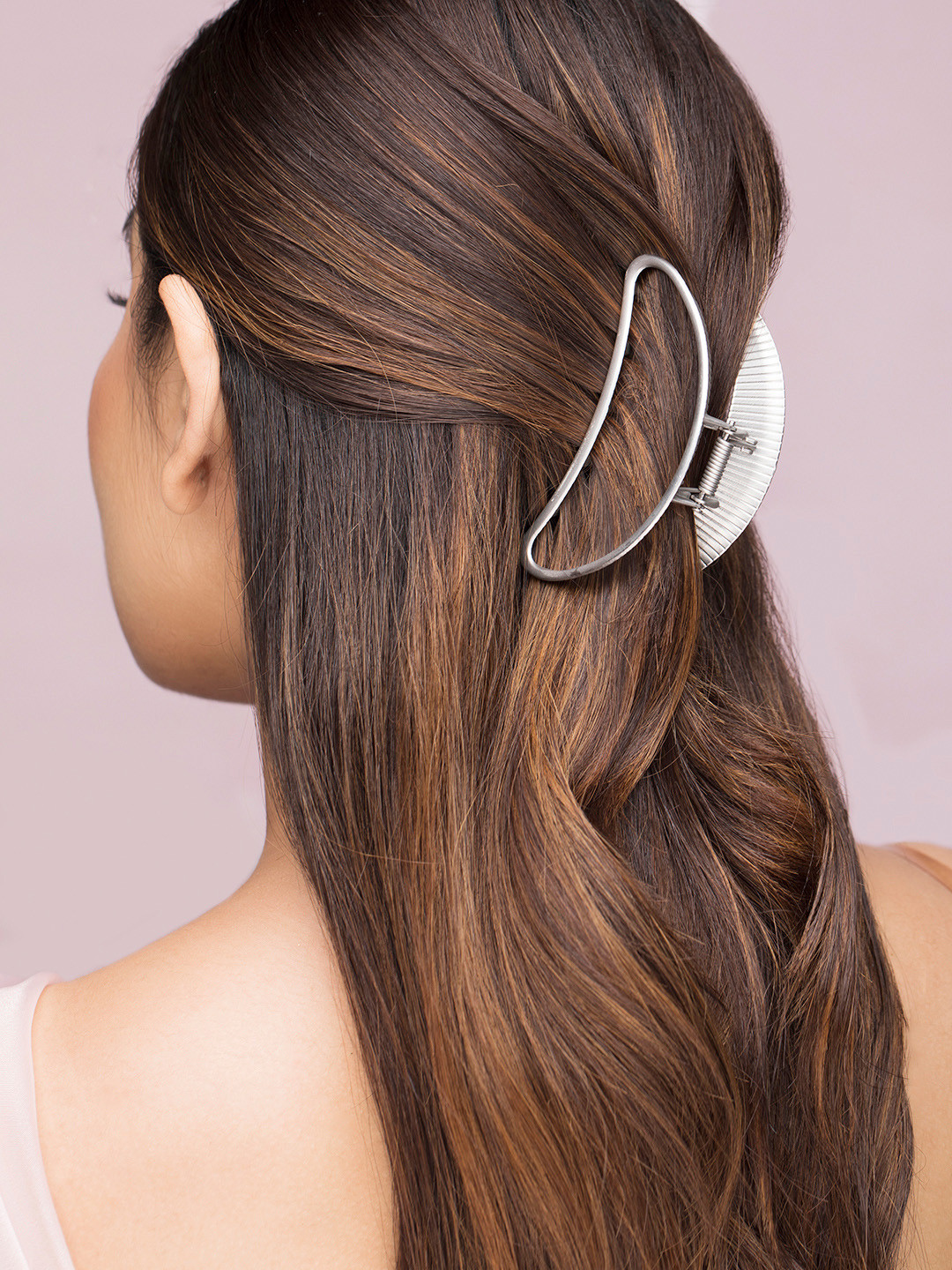 

Rubans Women Silver-Toned Claw Clip