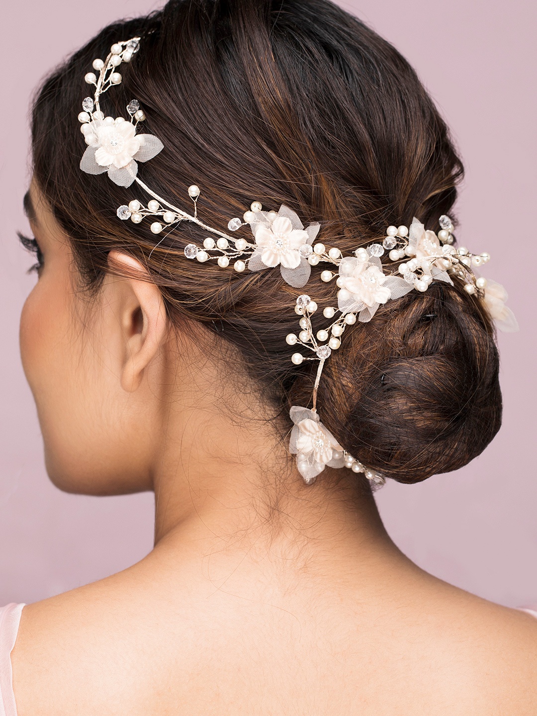

Rubans Women Gold-Plated Hair Accessory With Floral & Pearls Design.