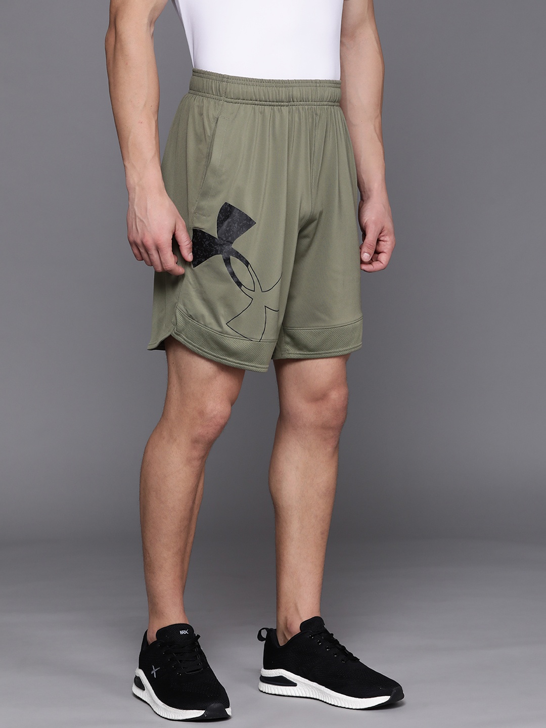 

UNDER ARMOUR Men Olive Green Train Stretch Graphic Shorts