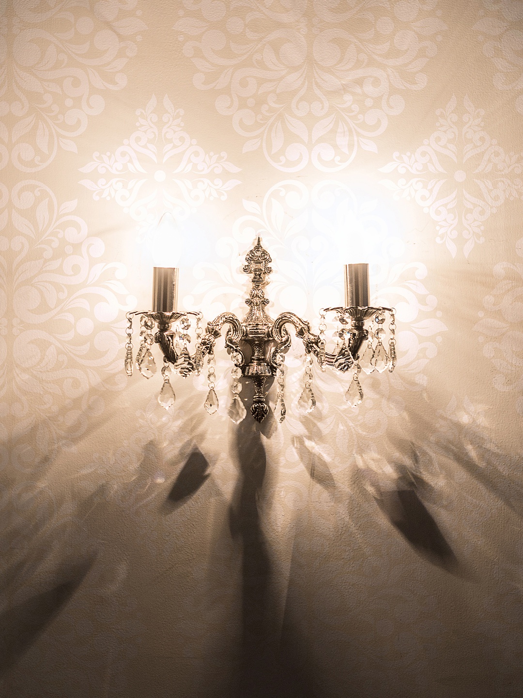 

Fos Lighting Silver-Toned Wall Lamp
