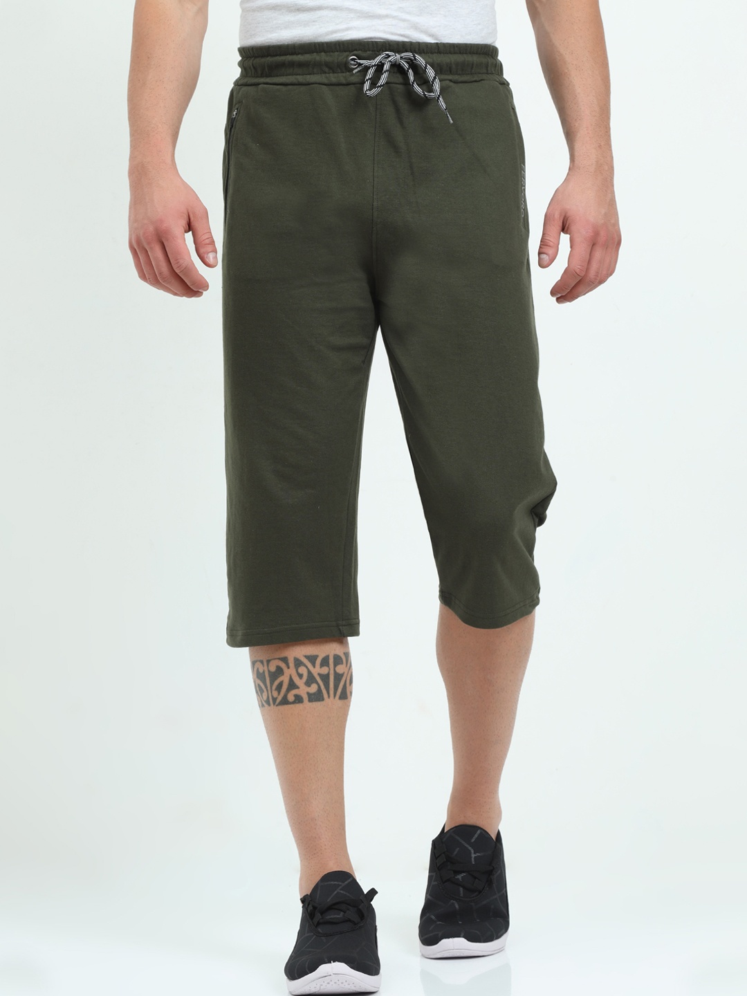 

ARDEUR Men Olive Green Three-Fourth Length Track Pants