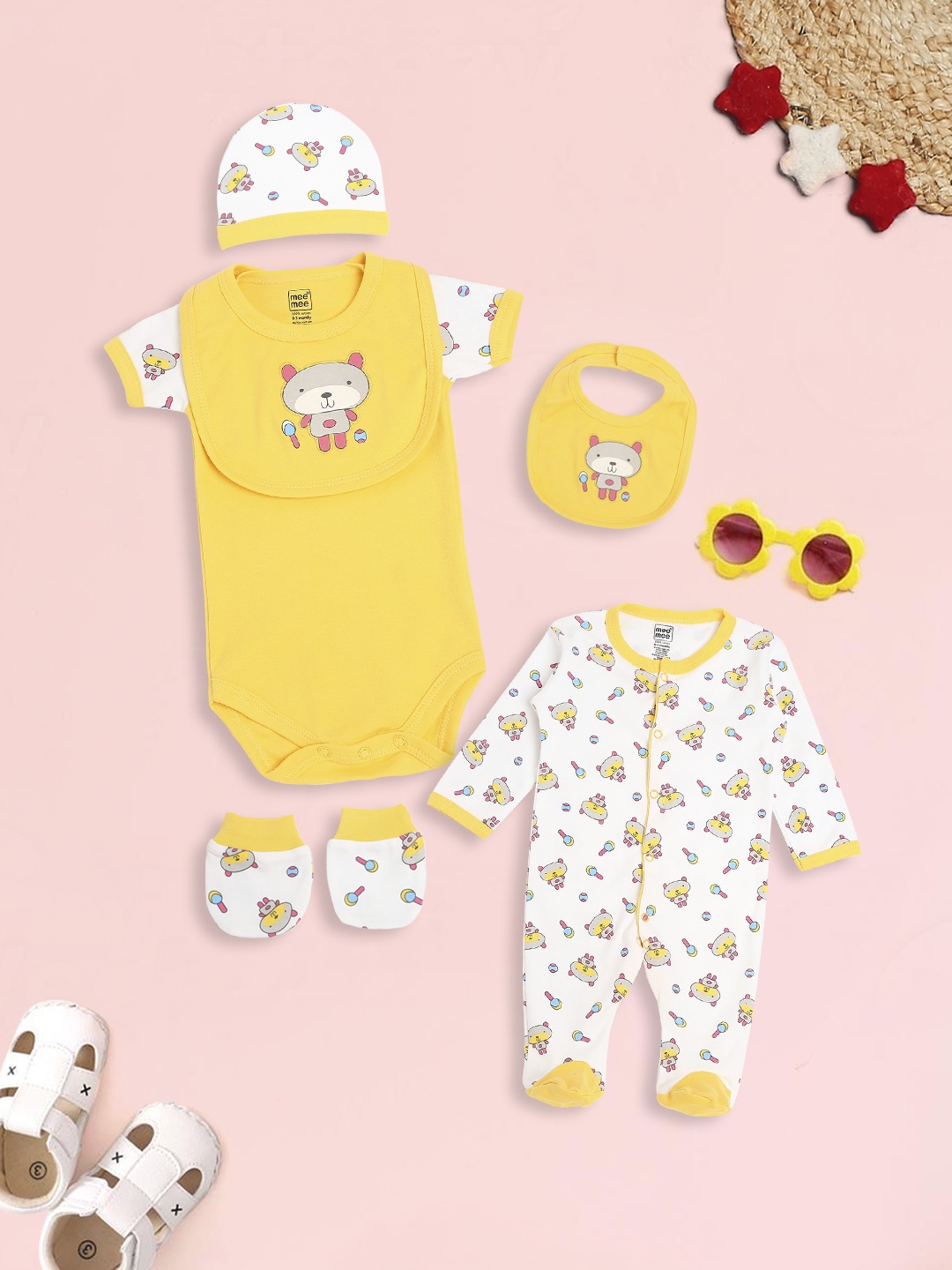 

MeeMee Infants Yellow & White Printed 5-Piece Pure Cotton Baby Apparel Gift Set