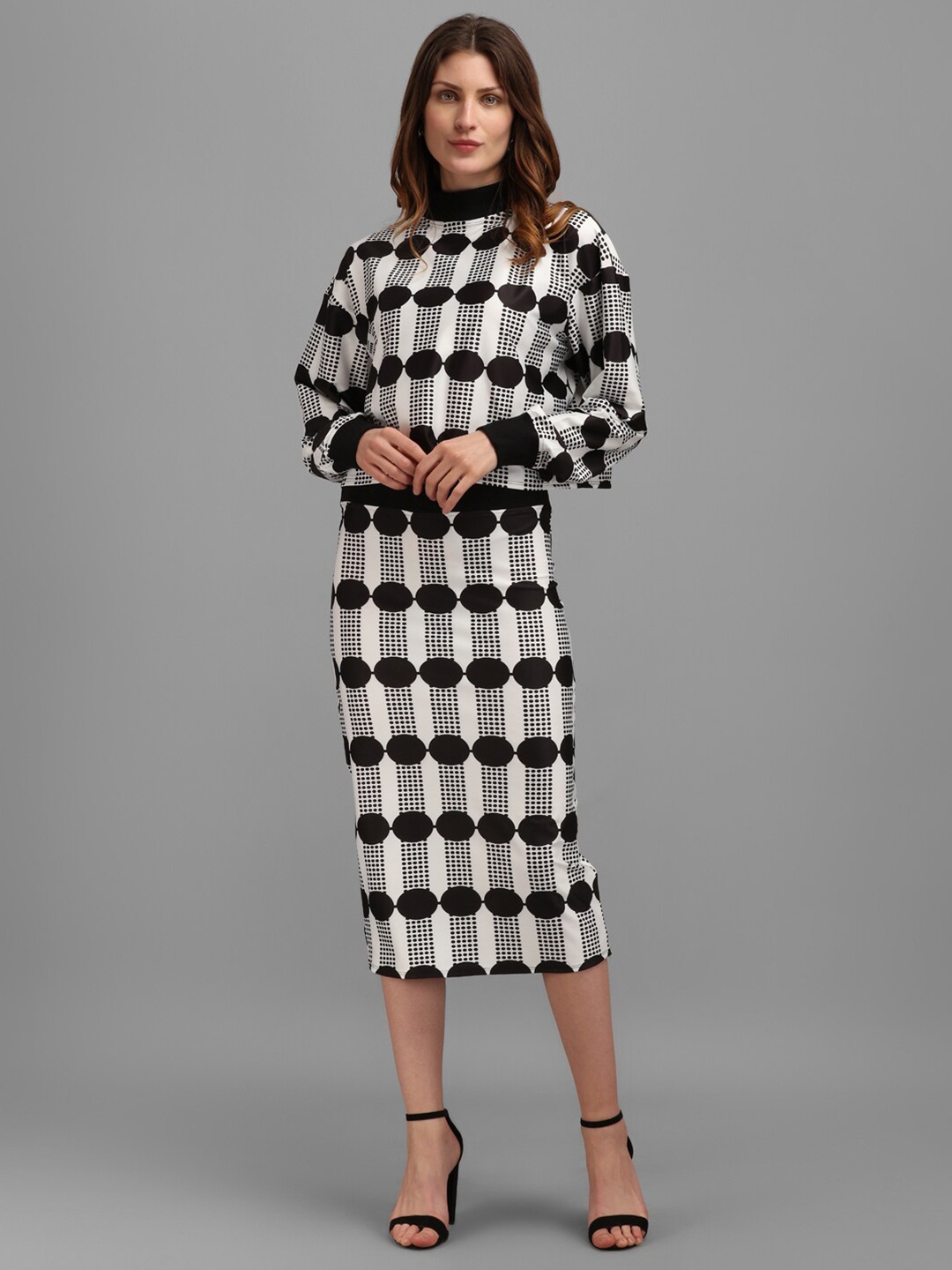 

PURVAJA White & Black Checked Top