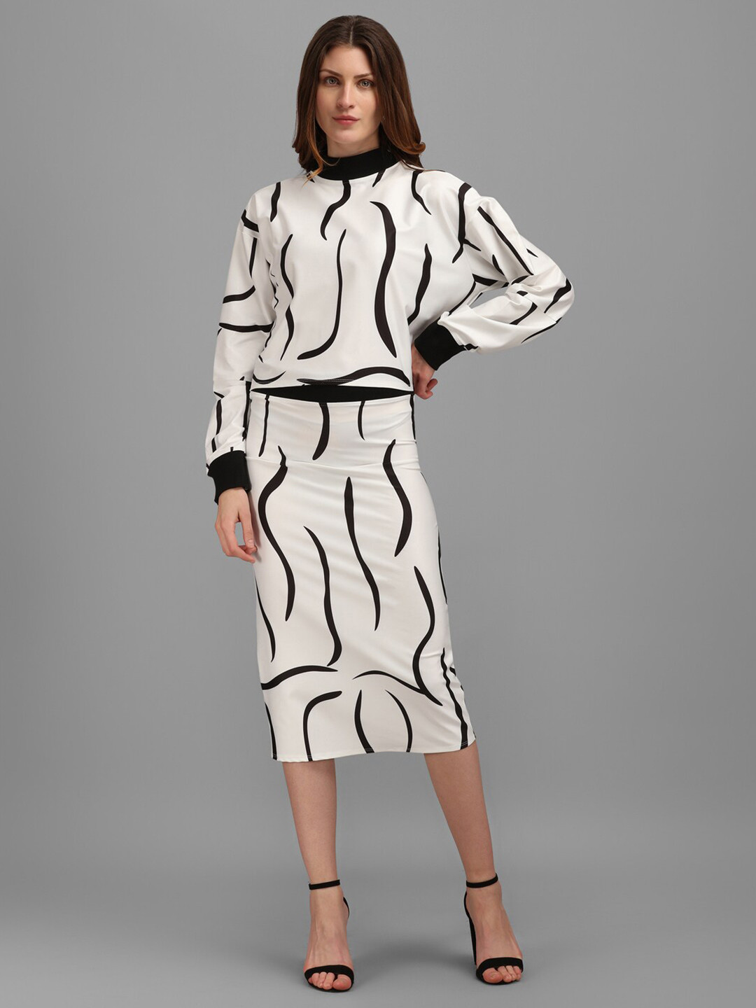 

PURVAJA White & Black Print Top