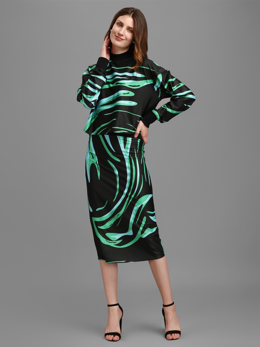 

PURVAJA Black & Green Striped Top