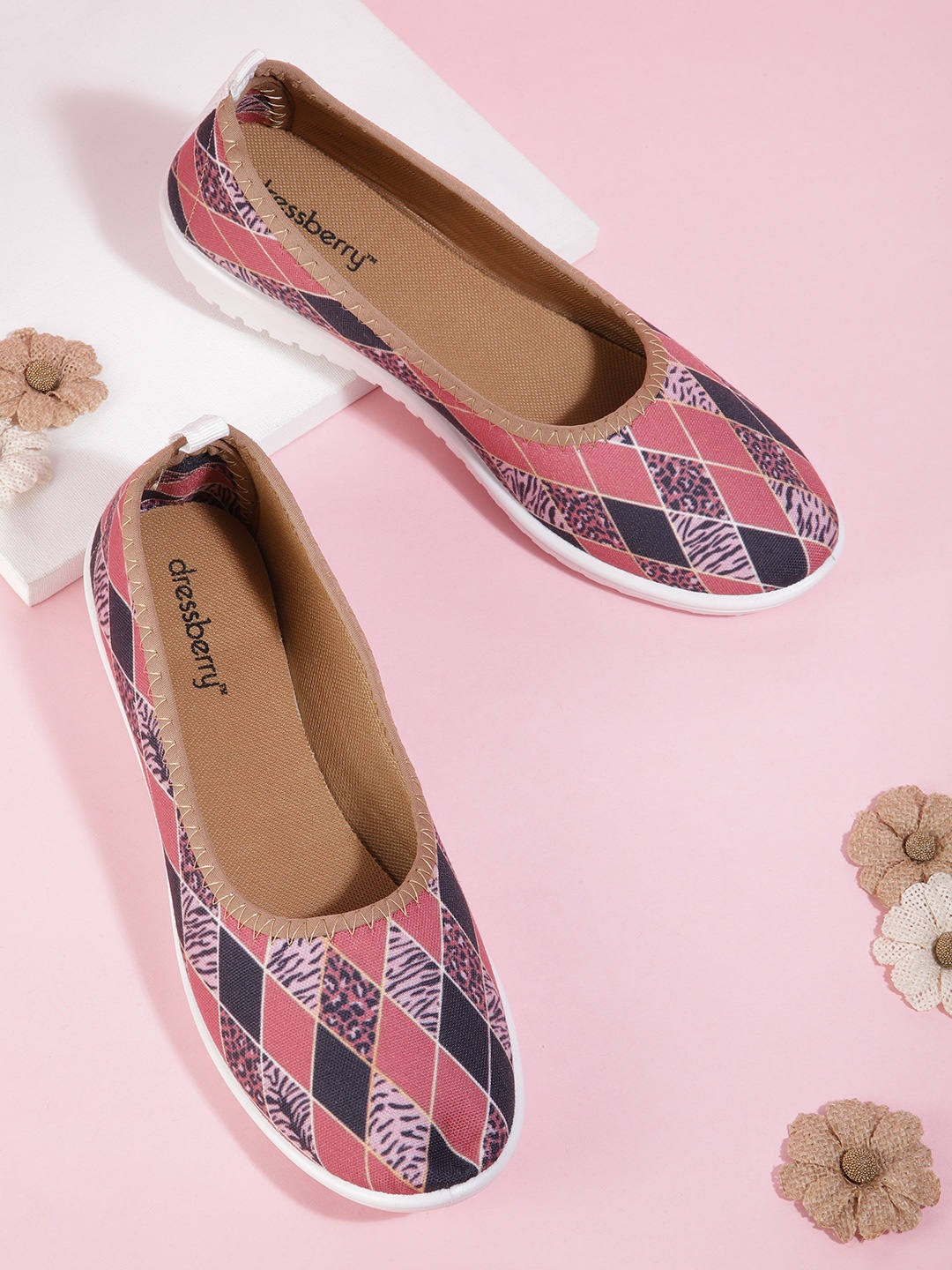 

DressBerry Women Printed Ballerinas, Pink