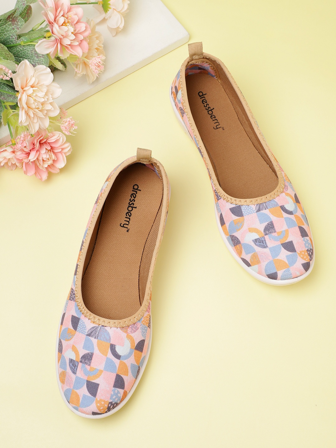 

DressBerry Women Geometric Print Ballerinas, Pink