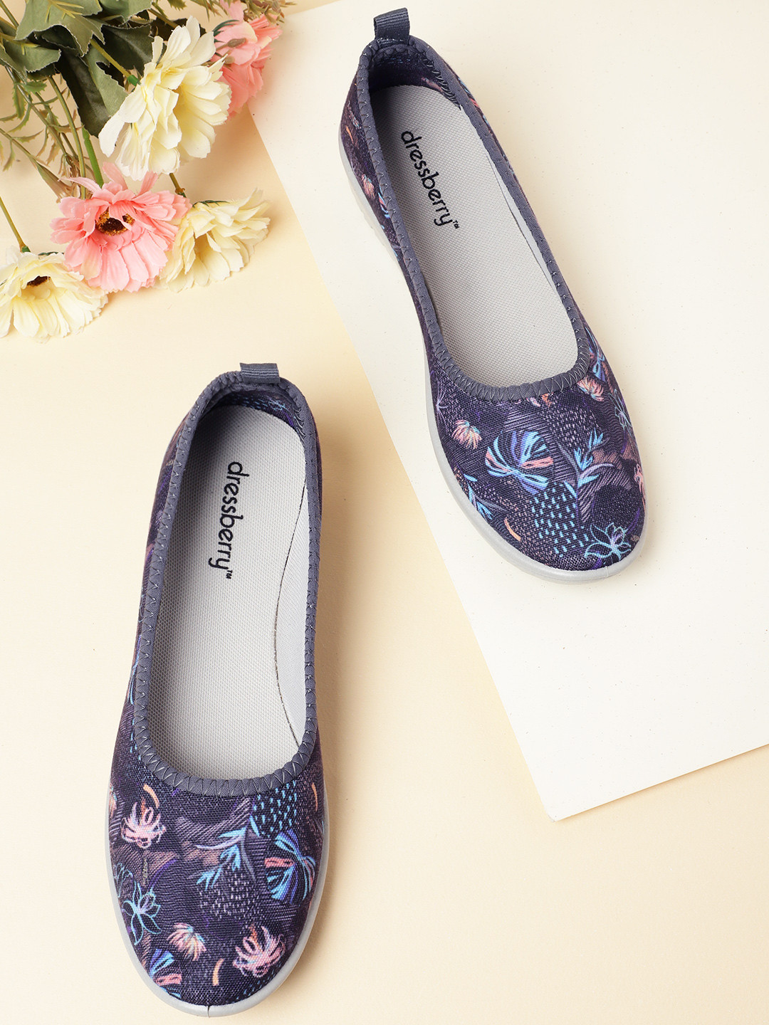 

DressBerry Women Floral Print Ballerinas, Multi