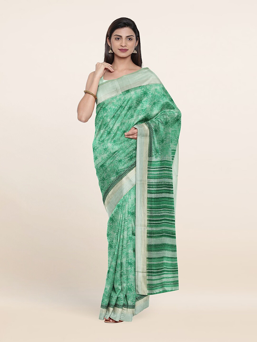 

Pothys Green & Grey Floral Printed Cotton Blend Saree