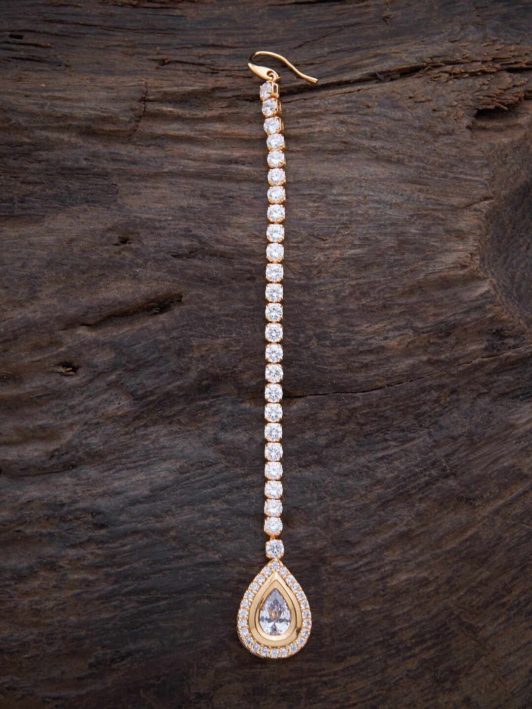 

Kushal's Fashion Jewellery Women White & Gold-Plated Maang Tikka
