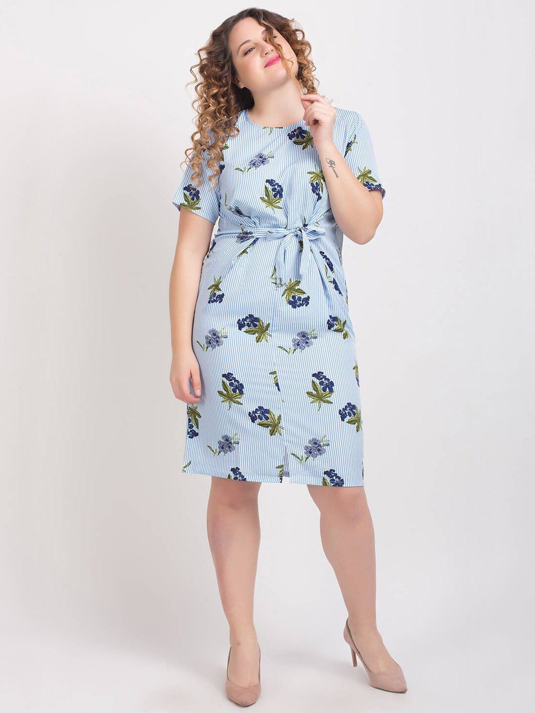 

LastInch Women Blue Floral Printed Dress