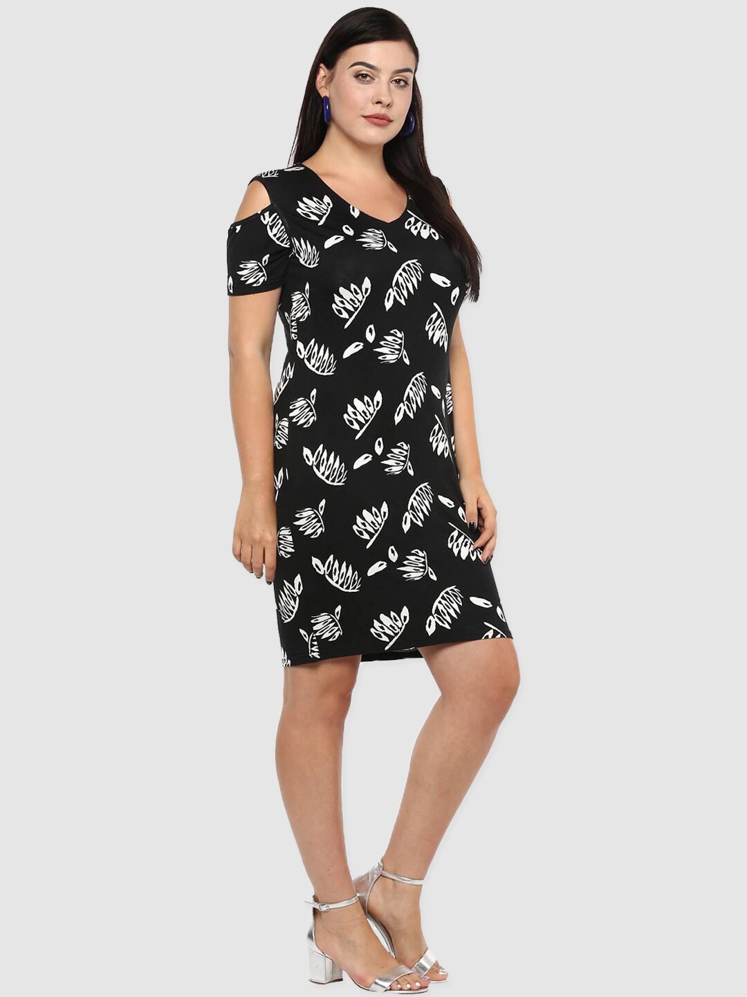 

LastInch Black & White Floral Printed Sheath Dress