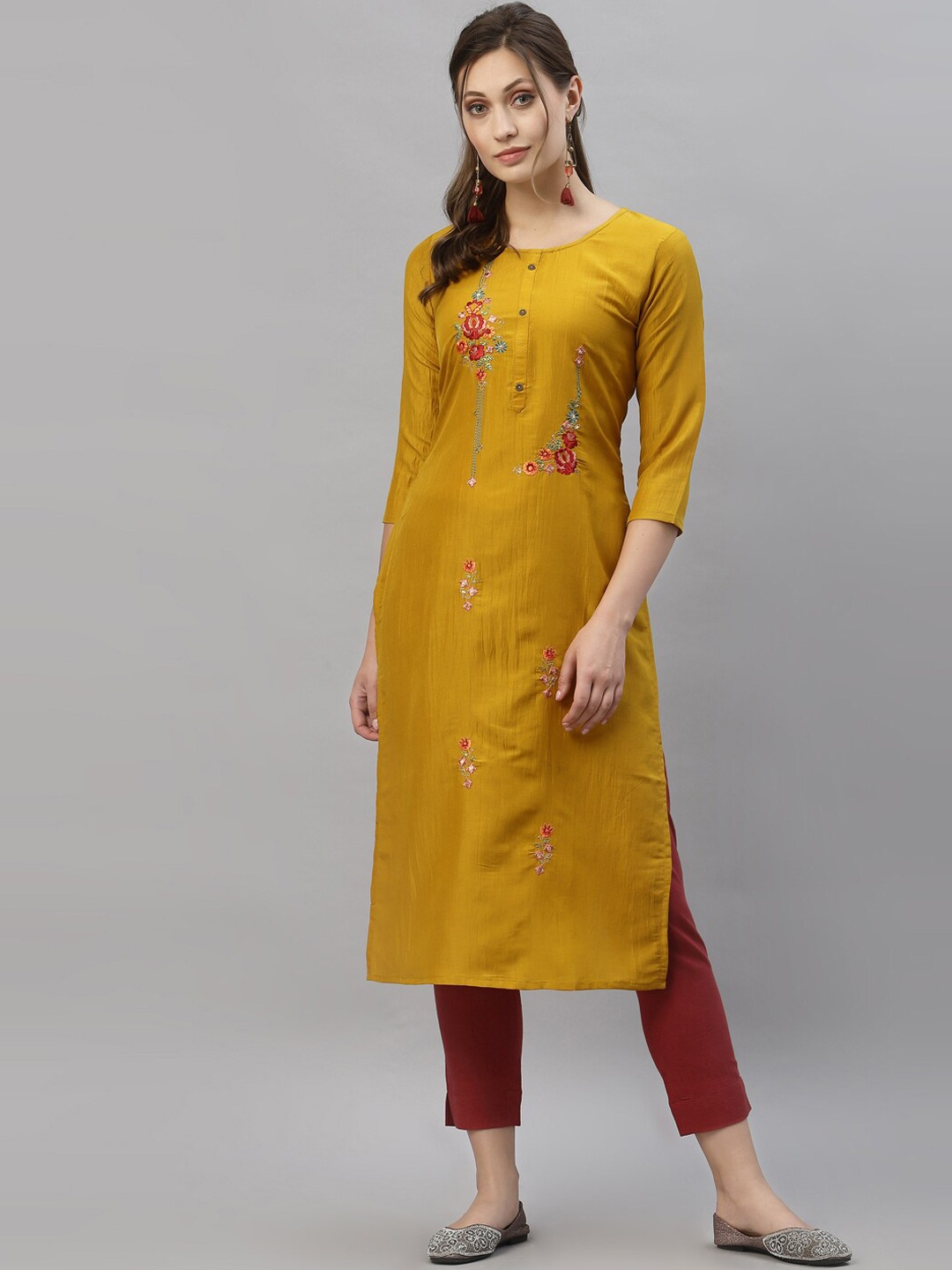 

SANISA Women Yellow Floral Embroidered Straight Kurta