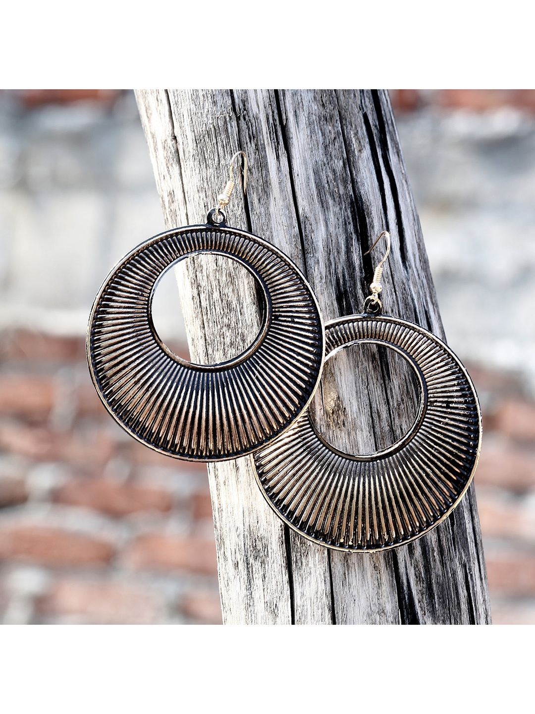 

CHOCOZONE Black Contemporary Hoop Earrings