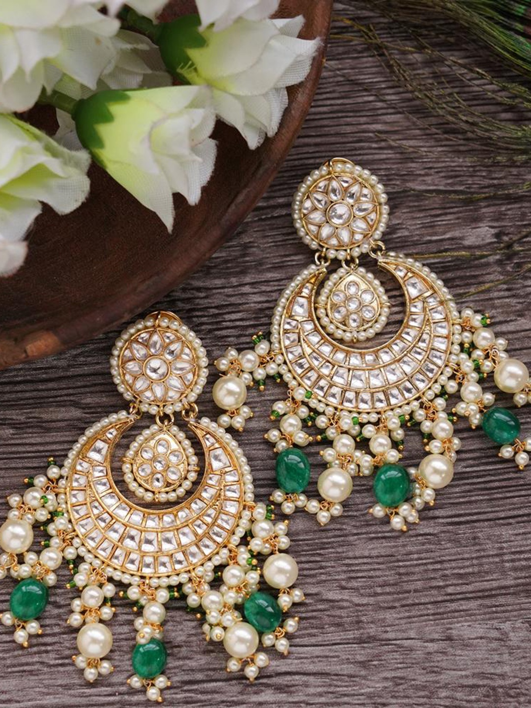 

AURAA TRENDS Green & White Chandbalis Earrings