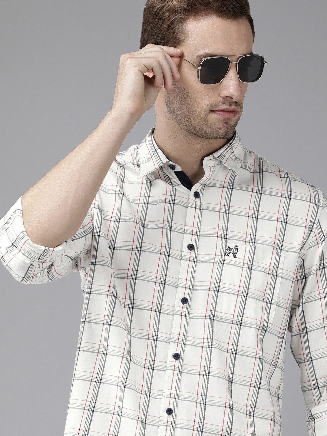 

Van Heusen ACADEMY Men White & Black Slim Fit Checked Pure Cotton Casual Shirt