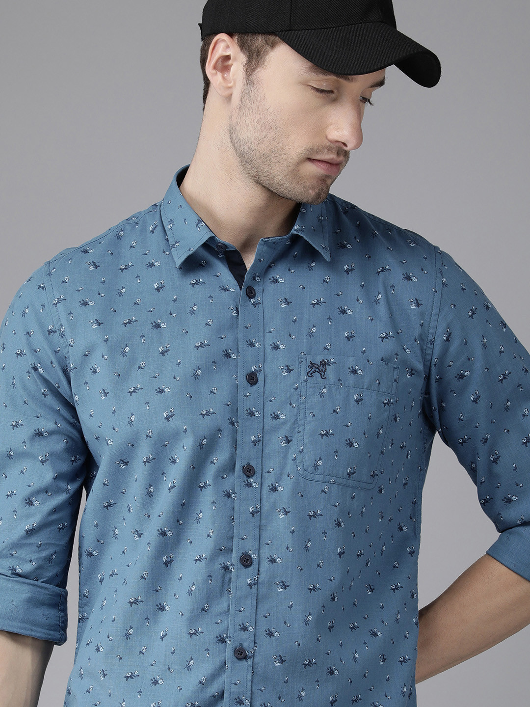 

Van Heusen ACADEMY Men Blue Slim Fit Floral Printed Pure Cotton Casual Shirt