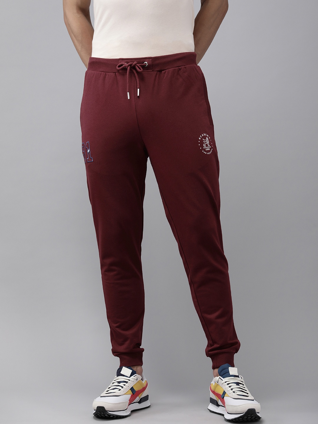 

Van Heusen ACADEMY Men Marron Solid Pure Cotton Joggers, Maroon