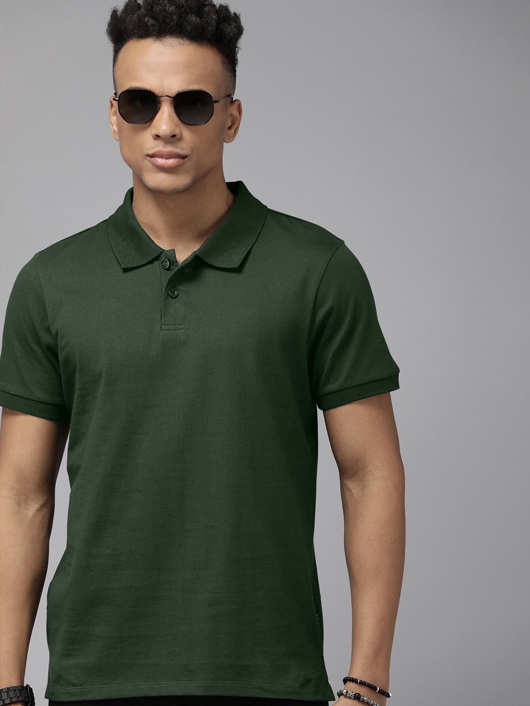 

The Roadster Lifestyle Co Men Green Polo Collar T-shirt