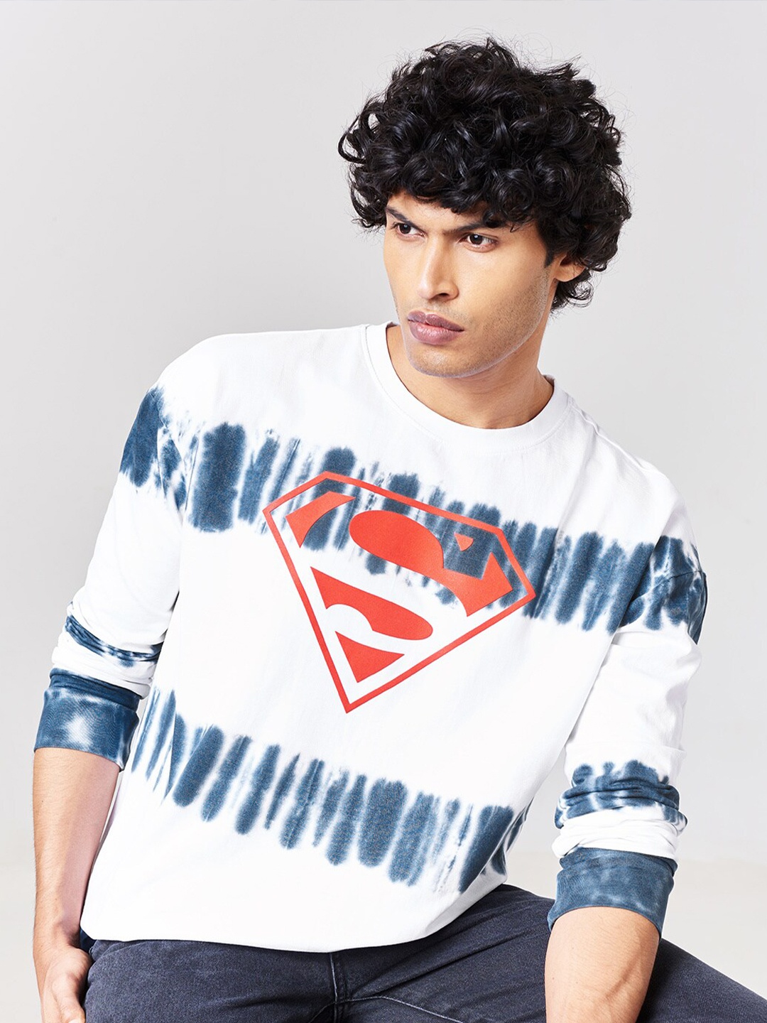 

The Souled Store Men White & Blue Superman Emblem Dyed Oversized T-Shirt