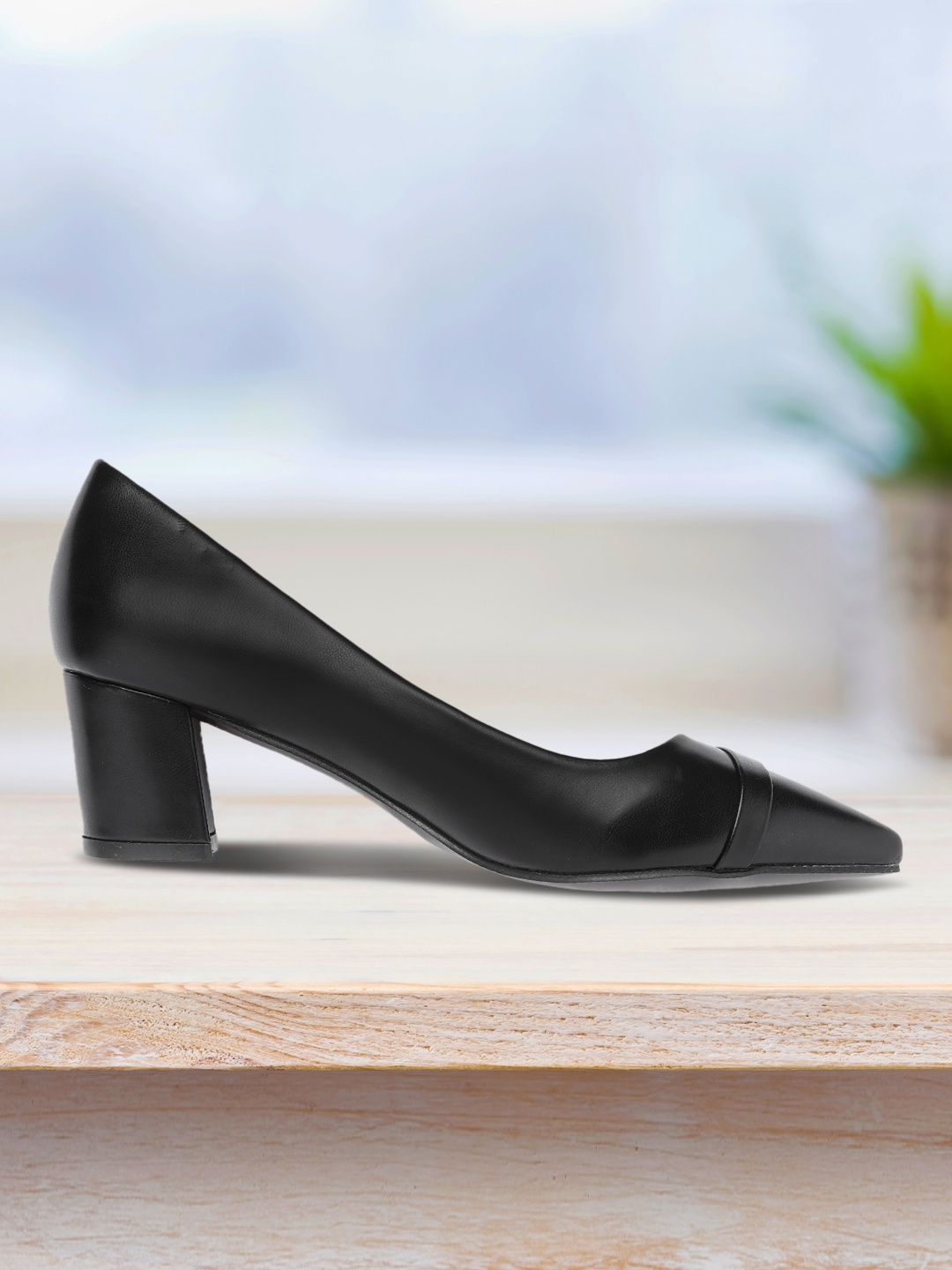 

Allen Solly Women Black Solid Pumps