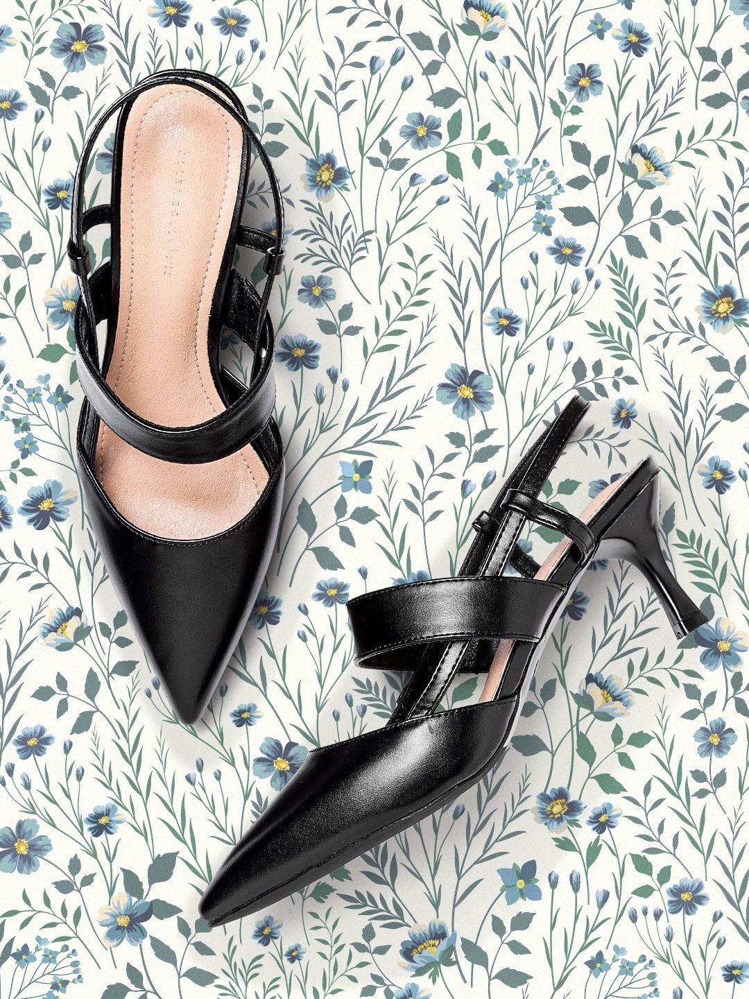 

Allen Solly Black Solid Pumps