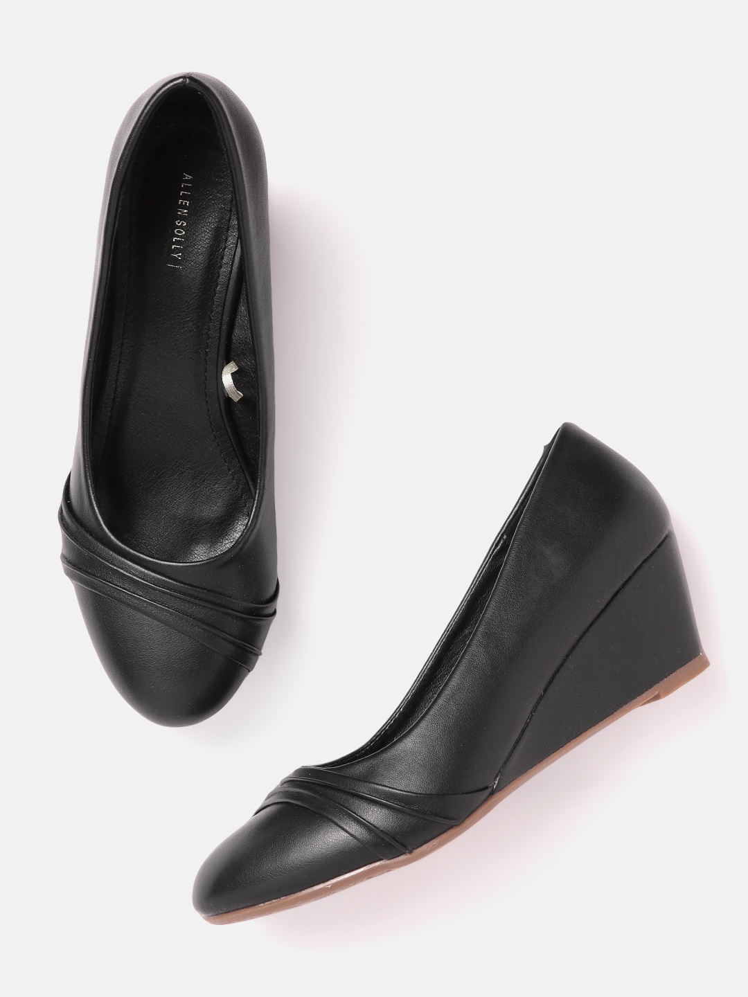 

Allen Solly Black Solid Pumps