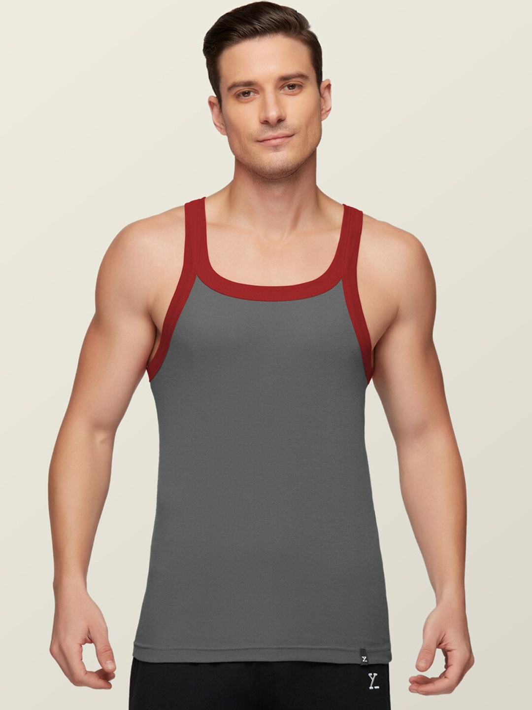

XYXX Men Grey & Red Solid Cotton Innerwear Vest