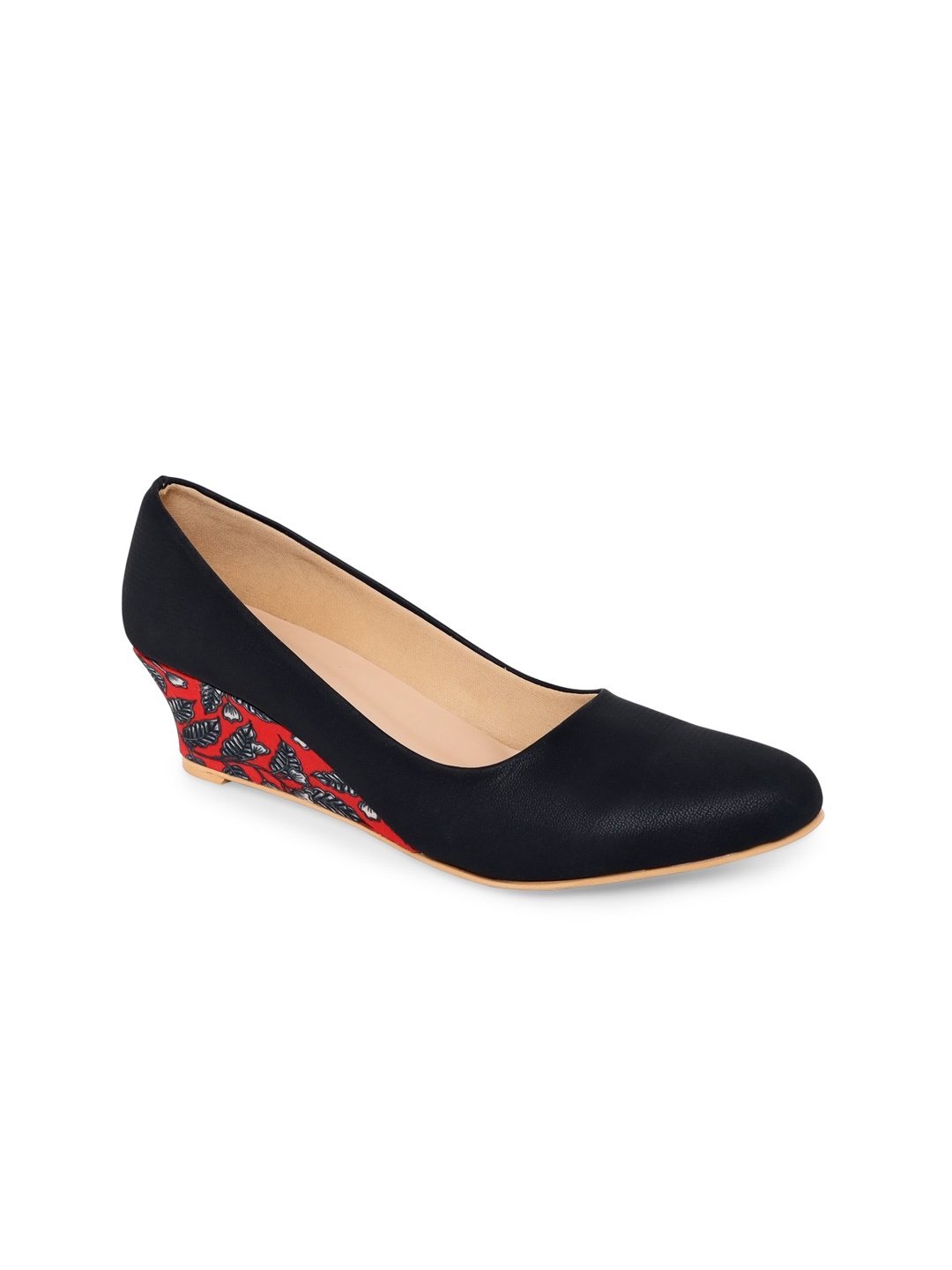 

Kanvas Black Textured Wedge Pumps