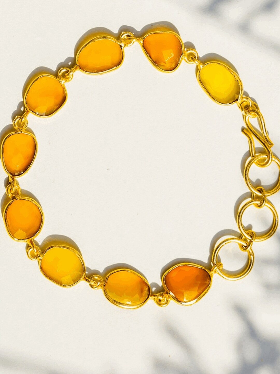 

Ishhaara Women Yellow Cetrine Sparkler Bracelet