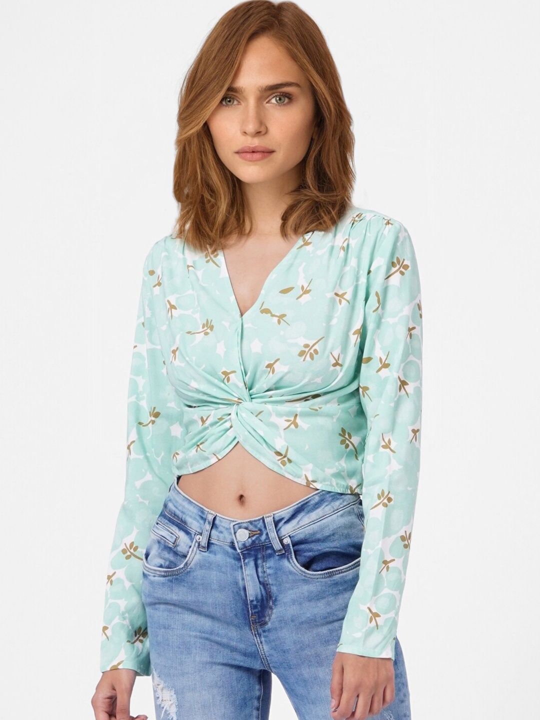 

Vero Moda Women Green Floral Printed Front Knot Crop Top
