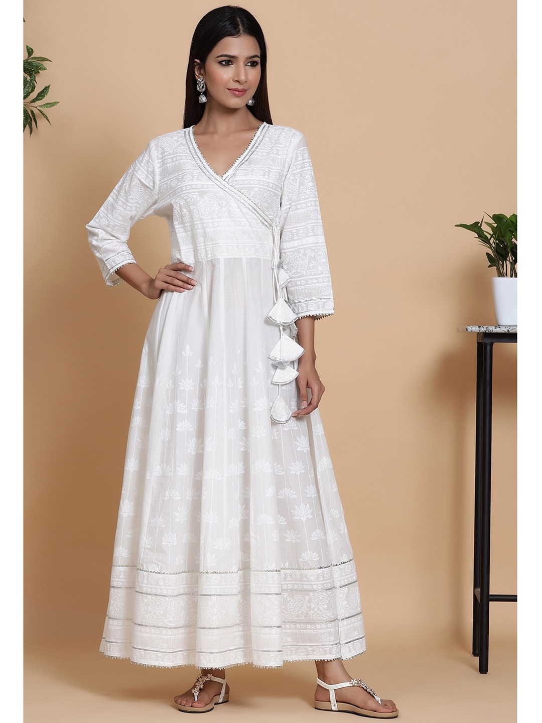 

mirari Women White Floral Printed Floral Anarkali Kurta