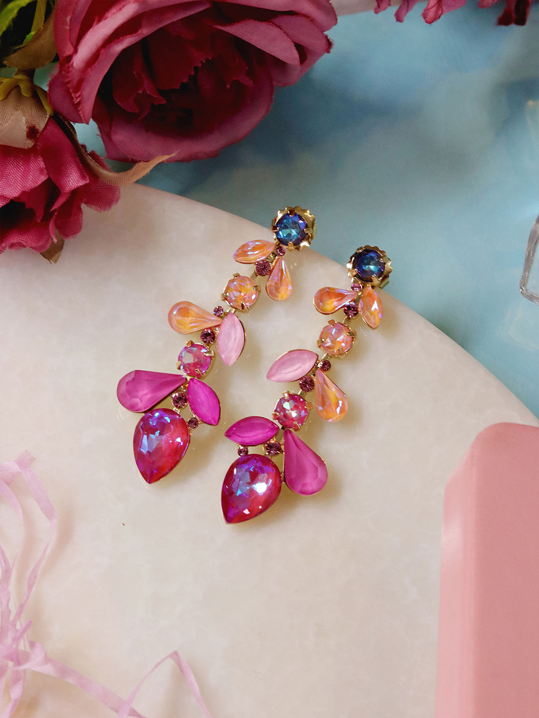 

Ishhaara Pink Teardrop Shaped Drop Earrings
