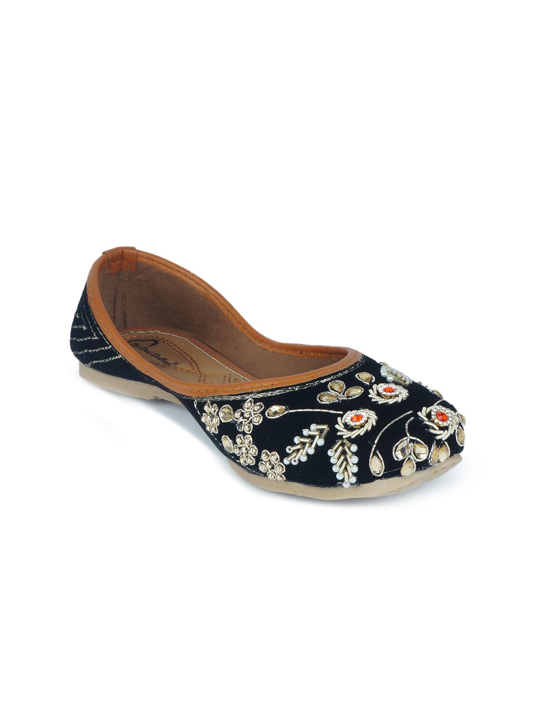 

The Desi Dulhan Women Black Printed Leather Ethnic Flats